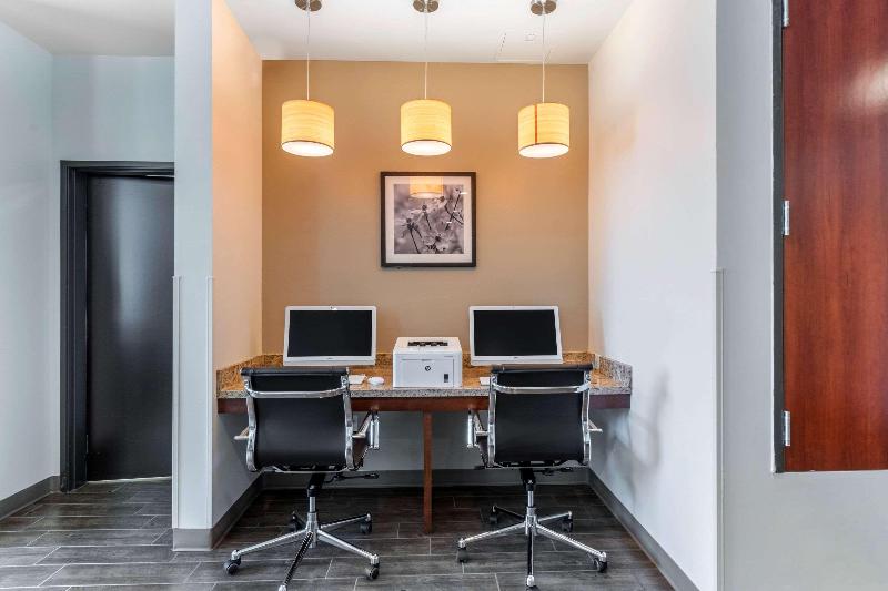 هتل Mainstay Suites Denver International Airport