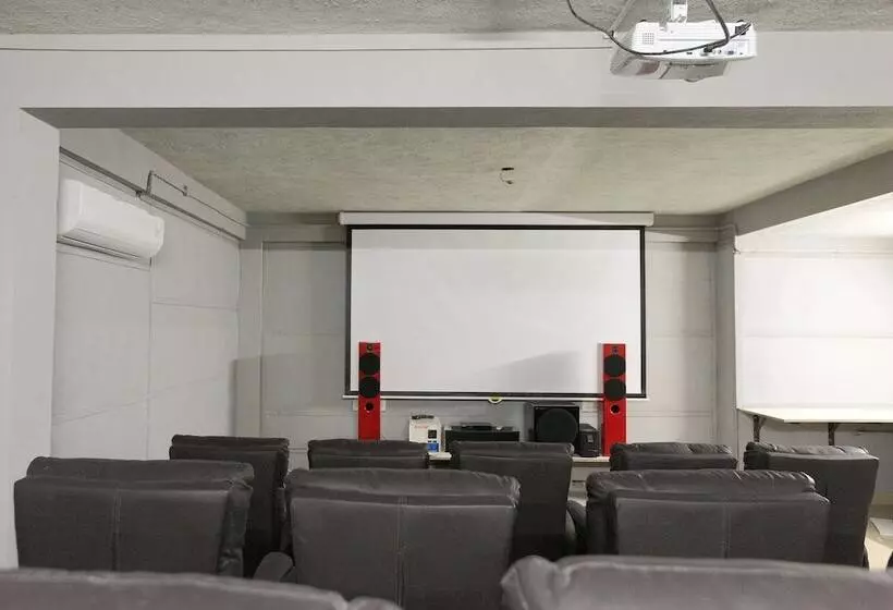 هتل Oyo 6345 Mahindra World City