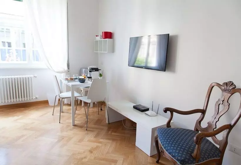 تختخواب و صبحانه Cicerone 60