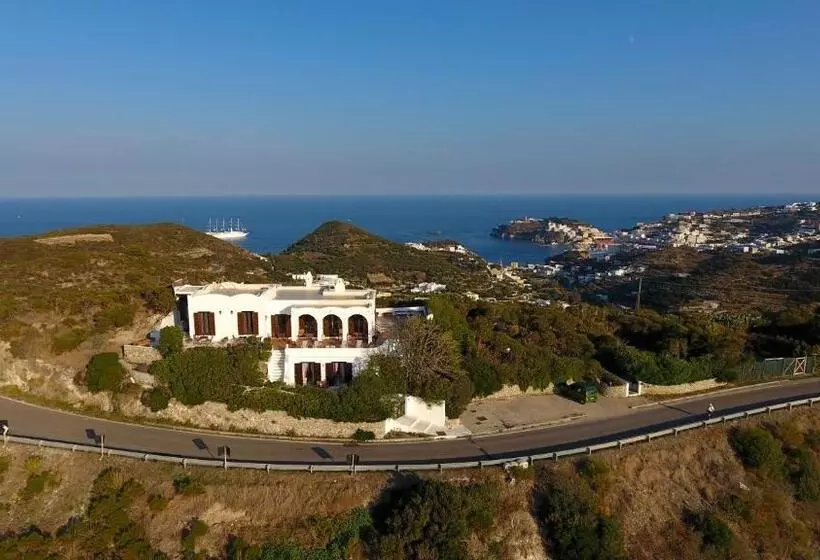 تختخواب و صبحانه Guest House Villa Il Gabbiano