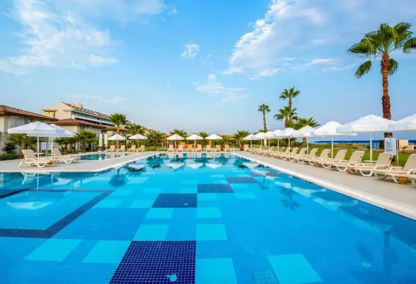Hotelli Crystal Boutique Beach & Resort   Adult Only