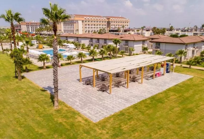 Hotelli Crystal Boutique Beach & Resort   Adult Only