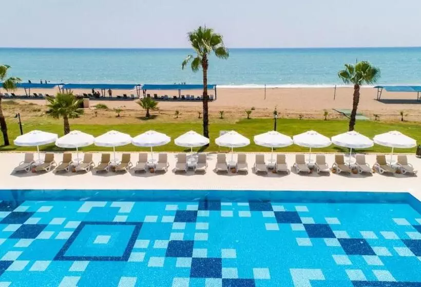 Hotelli Crystal Boutique Beach & Resort   Adult Only