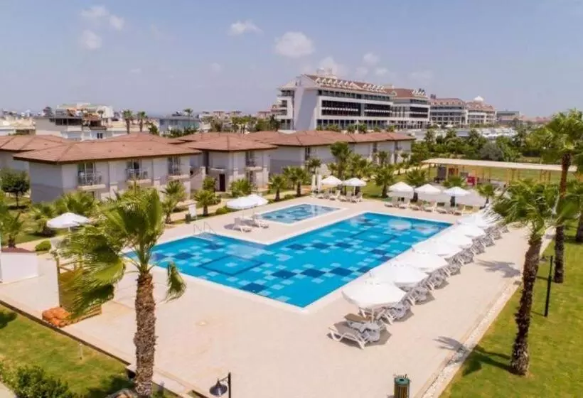 Hotelli Crystal Boutique Beach & Resort   Adult Only