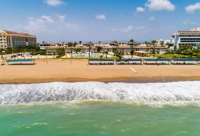 Hotelli Crystal Boutique Beach & Resort   Adult Only