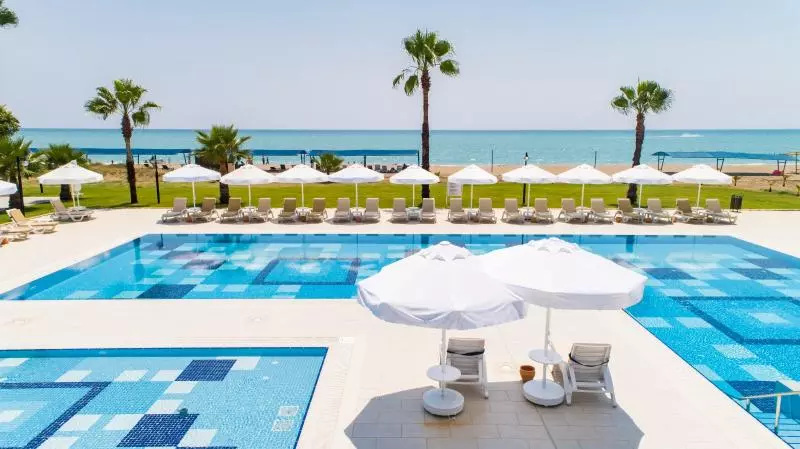 Hotelli Crystal Boutique Beach & Resort   Adult Only