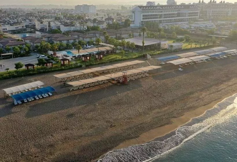 Hotelli Crystal Boutique Beach & Resort   Adult Only