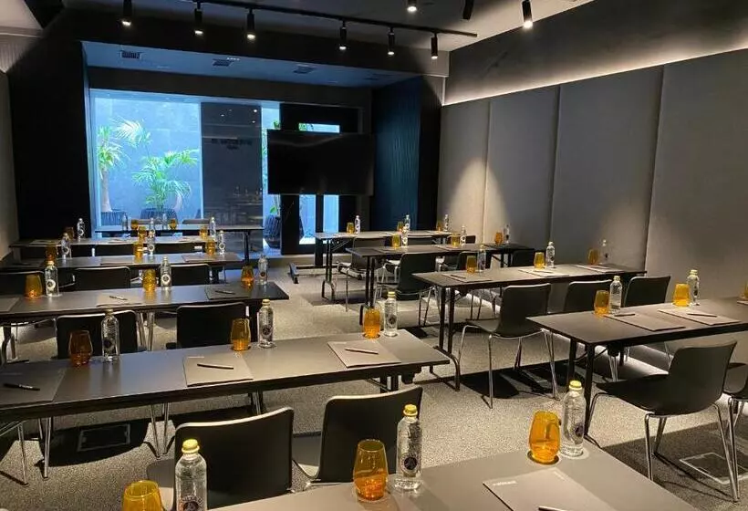 ホテル El Moderne