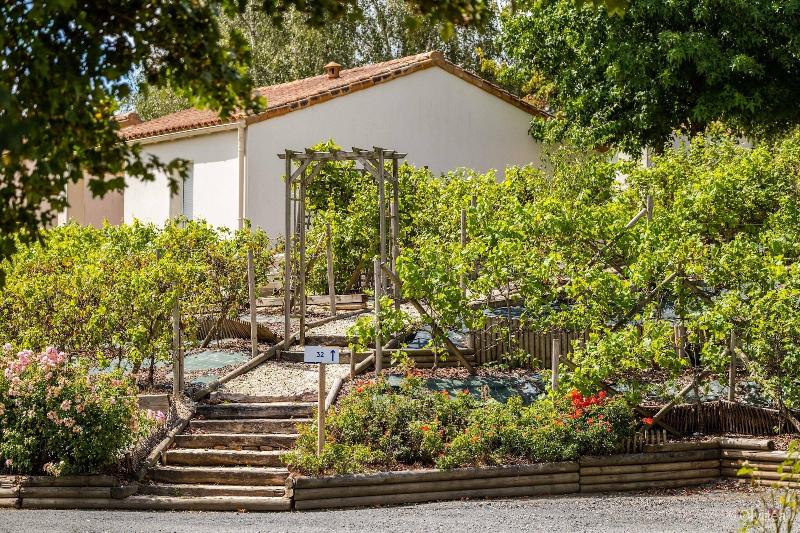 هتل Les Epesses By Olydea