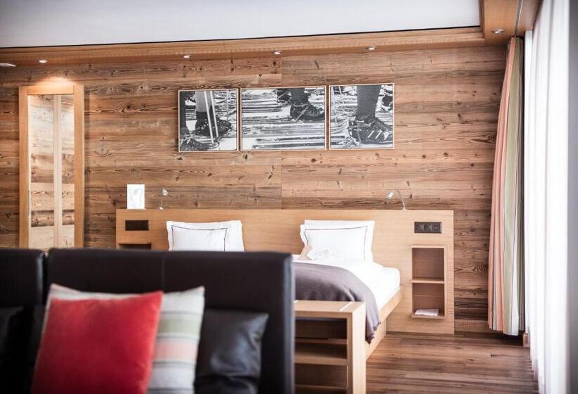 هتل Petit Chalet By Schönegg