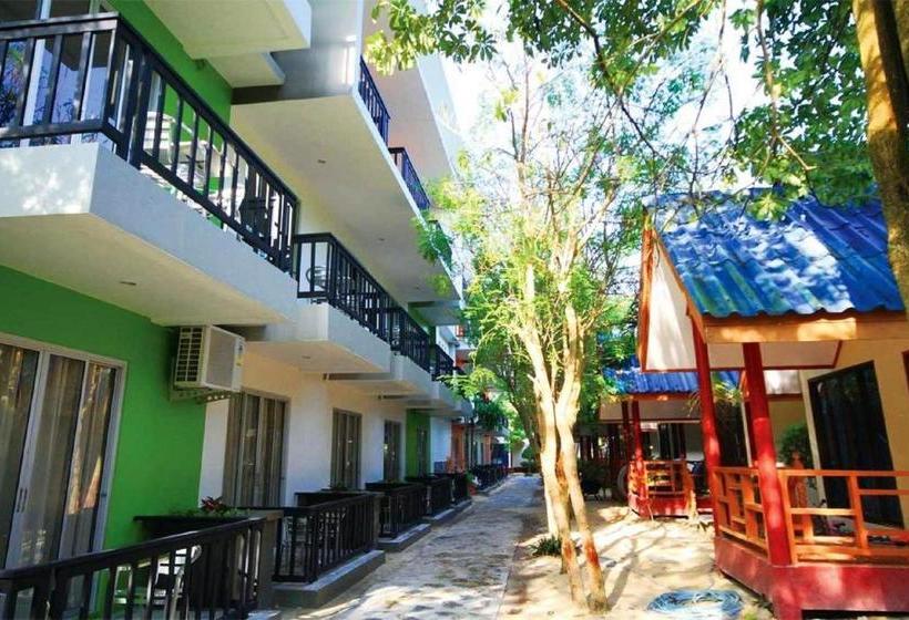 בית מלון כפרי Andaman Resort