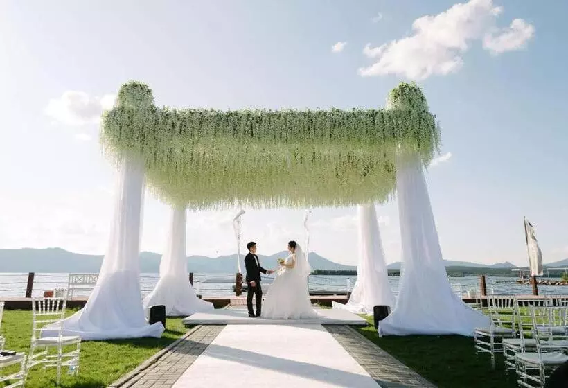 ホテル Rixos Borovoe