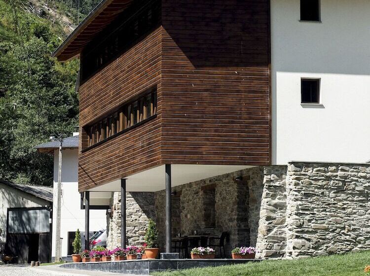 ホテル Rural Las Montañas De Pumar