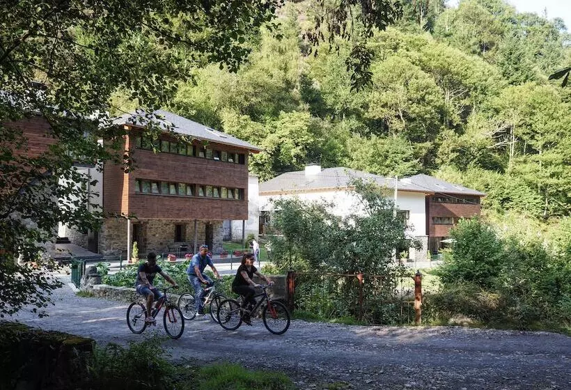 Hotelli Rural Las Montañas De Pumar