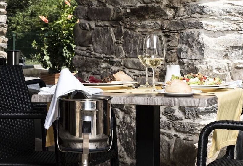 ホテル Rural Las Montañas De Pumar