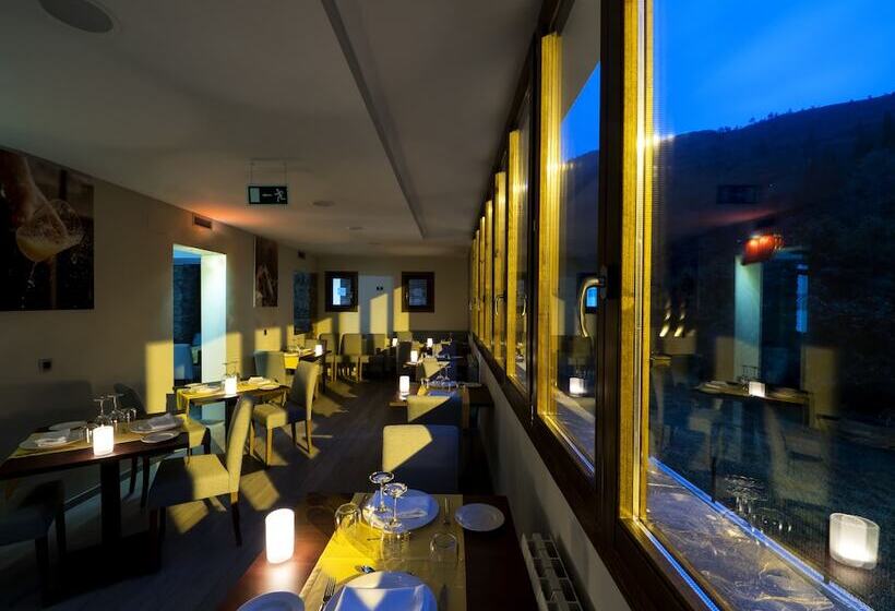 ホテル Rural Las Montañas De Pumar