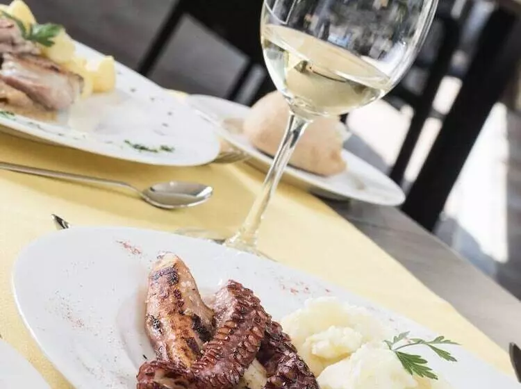 Hotelli Rural Las Montañas De Pumar