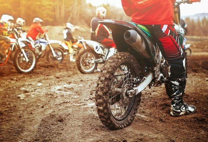 ホテル Rural Las Montañas De Pumar