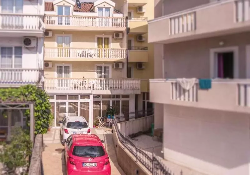 هتل Venera Apartments