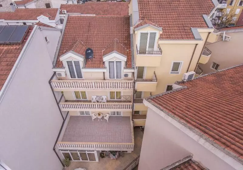 هتل Venera Apartments