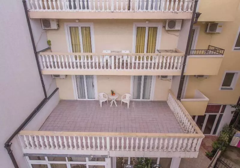 هتل Venera Apartments