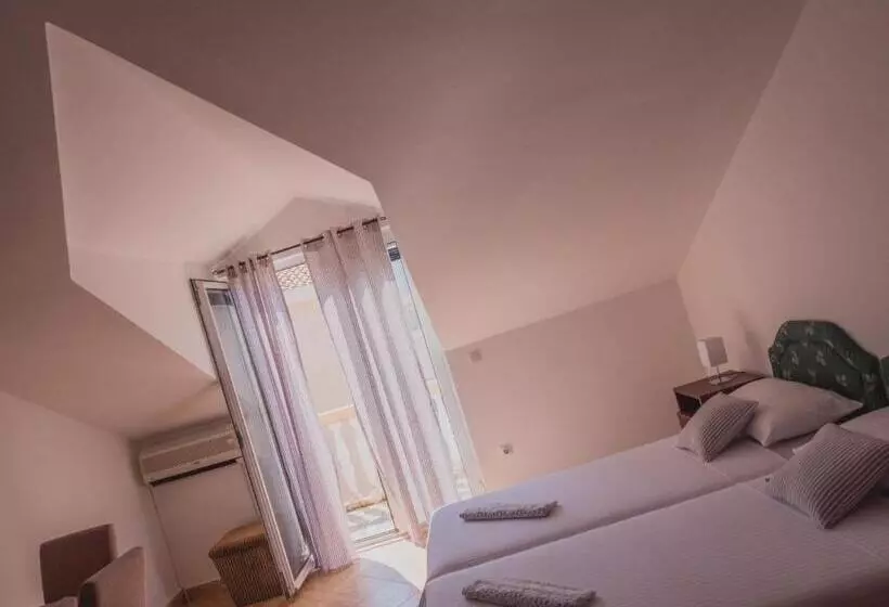 هتل Venera Apartments