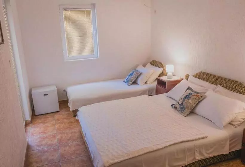 هتل Venera Apartments