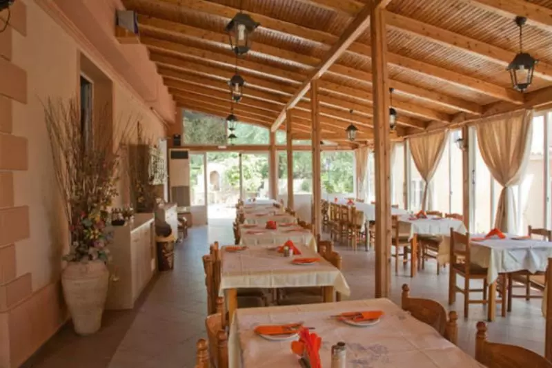 Liocharis Studios & Apartments