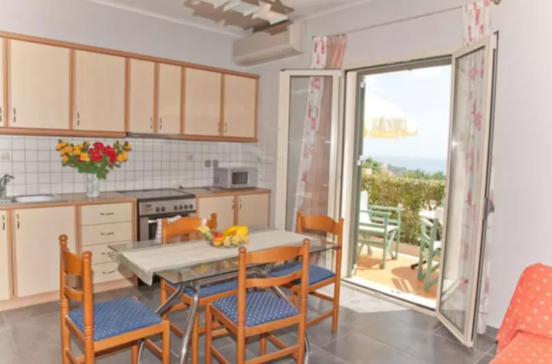 Liocharis Studios & Apartments