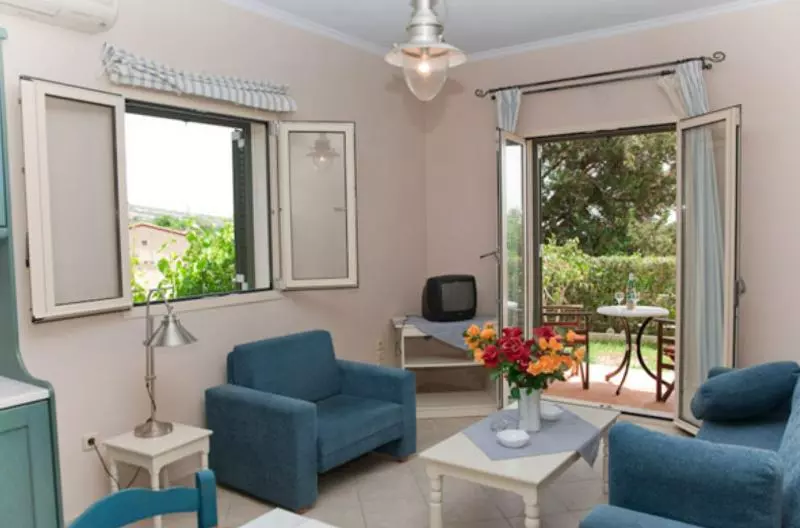 Liocharis Studios & Apartments