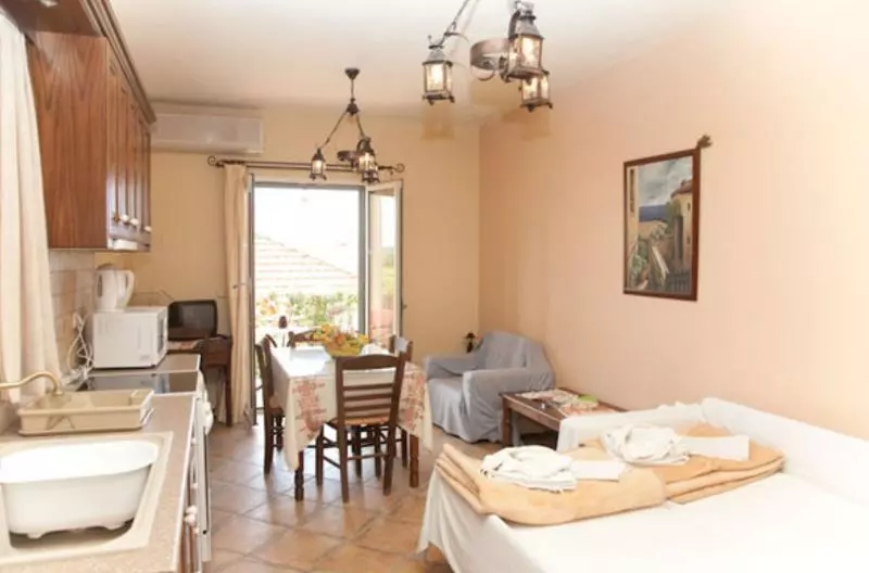 Liocharis Studios & Apartments