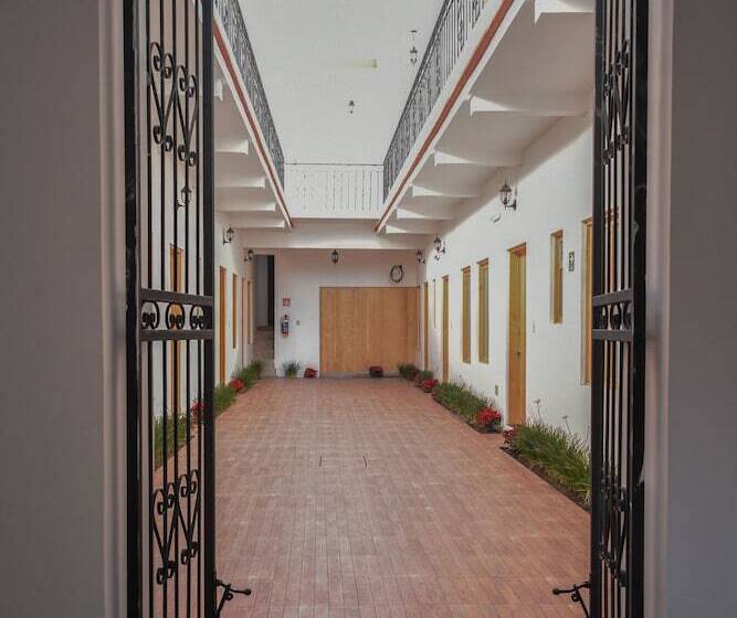 Отель Casa Santo Tomas