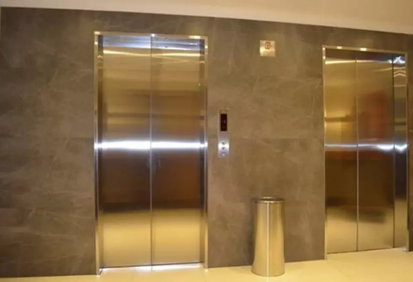 ホテル Diego De Almagro Calama Express