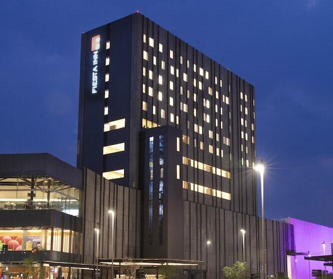 فندق Fiesta Inn Parque Puebla