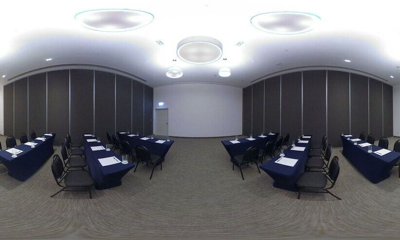 فندق Fiesta Inn Parque Puebla