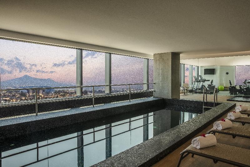 فندق Fiesta Inn Parque Puebla