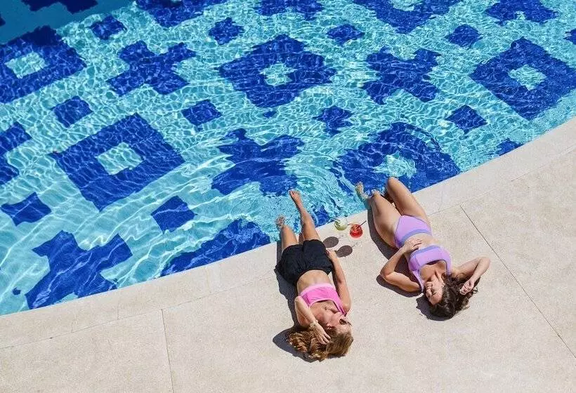 ホテル Mar Del Cabo By Velas Resorts