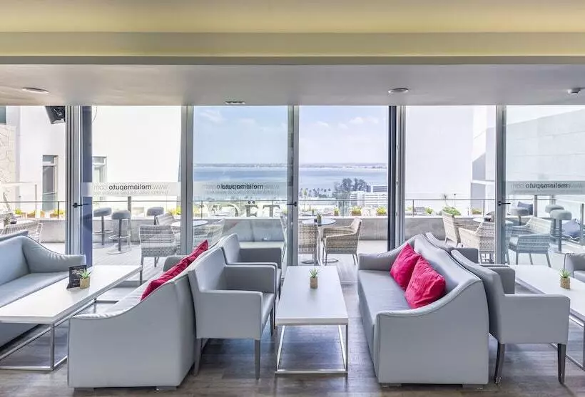ホテル Meliá Maputo Sky