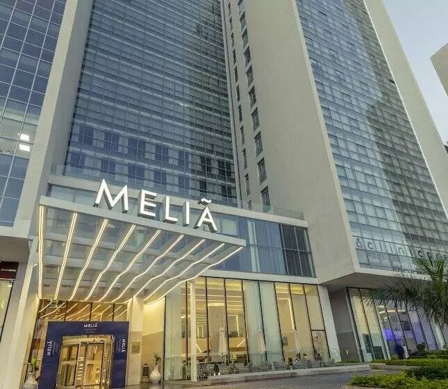 ホテル Meliá Maputo Sky