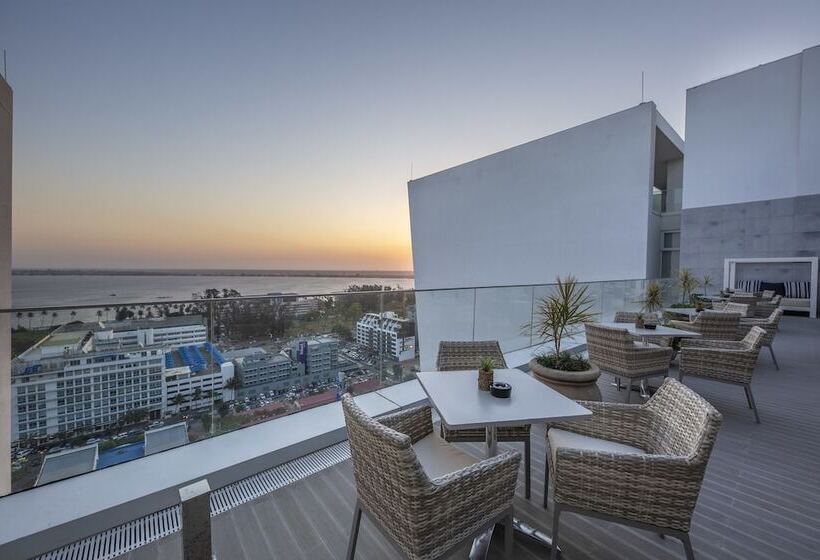 ホテル Meliá Maputo Sky
