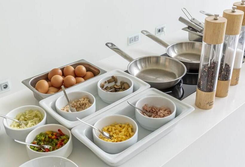 ホテル Meliá Maputo Sky