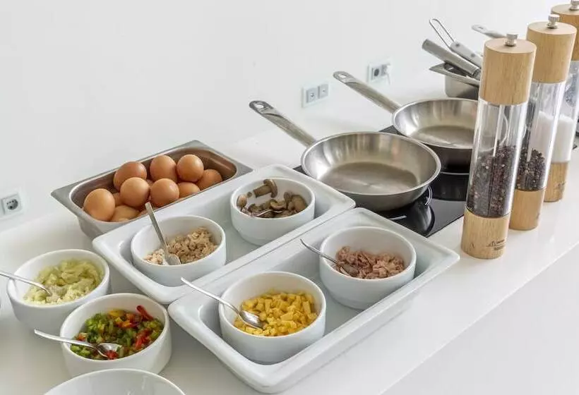 ホテル Meliá Maputo Sky