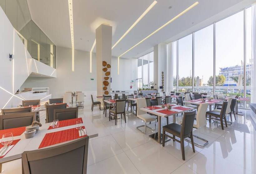 ホテル Meliá Maputo Sky