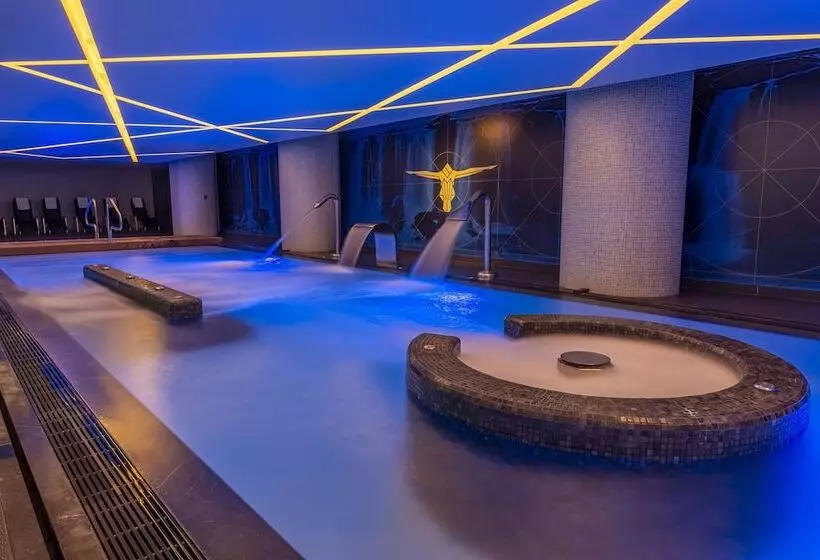 ホテル Meliá Maputo Sky