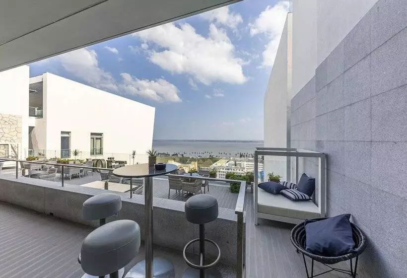 ホテル Meliá Maputo Sky