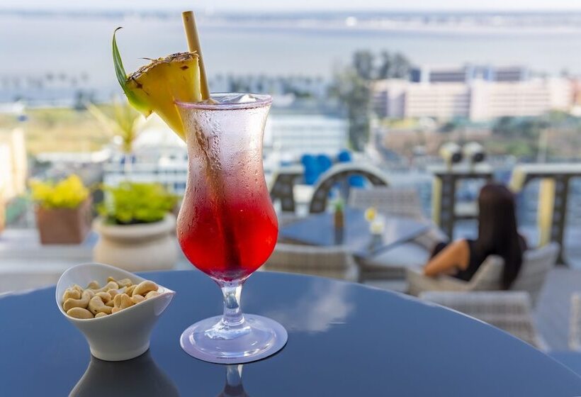 ホテル Meliá Maputo Sky