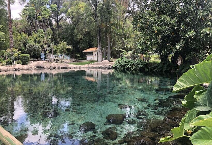 فندق Posada Los Colorines