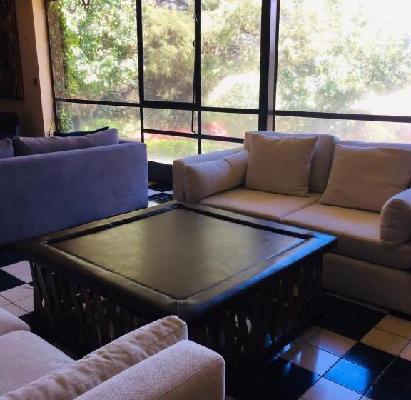 فندق Posada Los Colorines