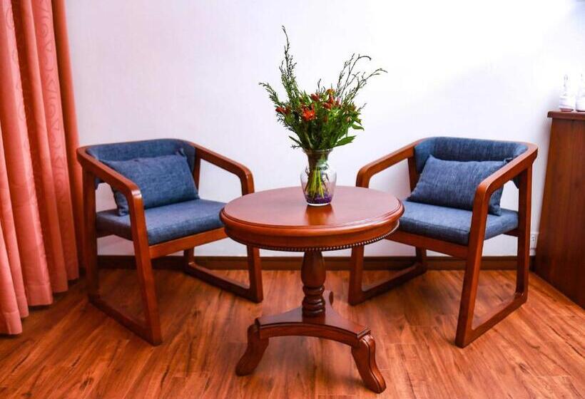 בית מלון כפרי Royal Lake