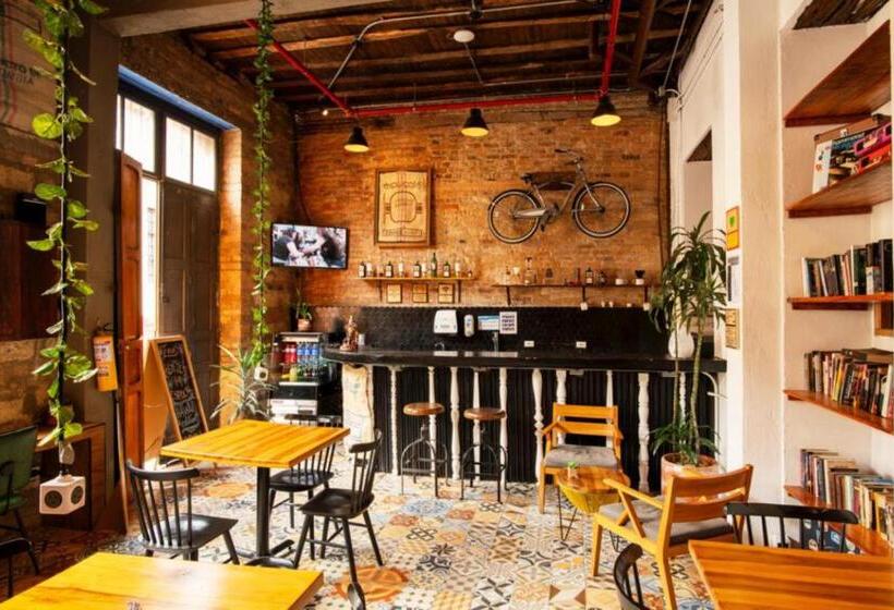 فندق Socialtel Candelaria Bogotá   Formerly Selina La Candelaria Bogotá